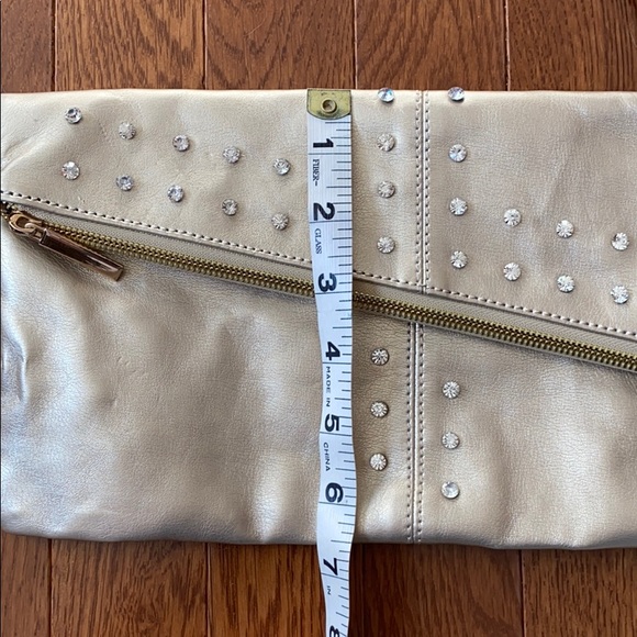 Light Gold Purse With Rhinestones - Picture 9 of 9